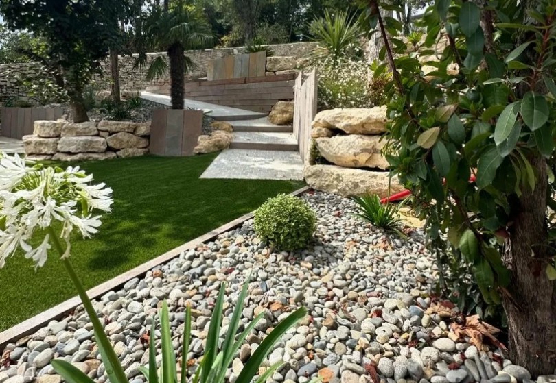 Paysagiste intervenant pour la création de jardins